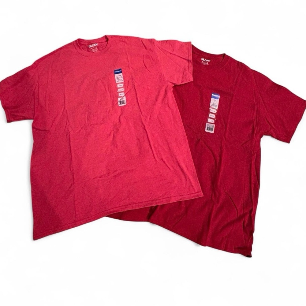 Gildan Men's Short Sleeve Tees in Red and Burgundy